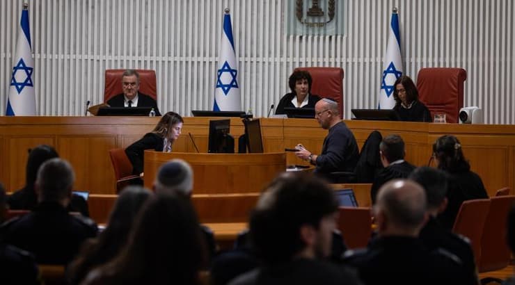 הרכב השופטים