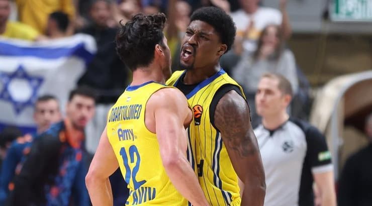 ג'ימי קלארק חוגג עם ג'ון דיברתולומיאו