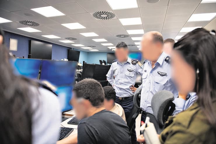 אל"מ י' (מימין) ורס"ן ר' (צילום: דובר צה"ל) אל"מ י' (מימין) ורס"ן ר'