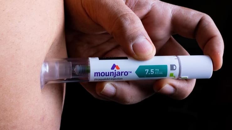 זריקת ההרזיה מונג'רו (צילום: Mohammed_Al_Ali / Shutterstock) זריקת ההרזיה מונג'רו