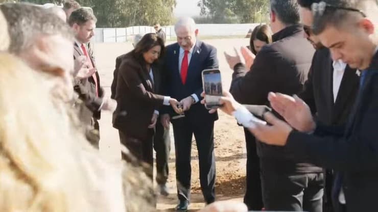 רה"מ נתניהו והשר רגב בטקס הנחת אבן הפינה למטרו (צילום: נת"ע) טקס הנחת אבן הפינה לרשת המטרו