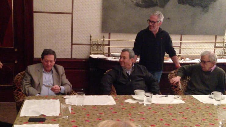 אפשטיין ואהוד ברק (צילום: AFP PHOTO / HOUSE OVERSIGHT COMMITTEE DEMOCRATS) אהוד ברק ליד ג'פרי אפשטיין