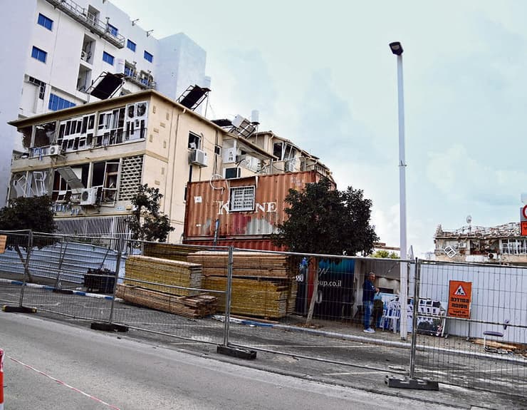 השכונה תשנה לחלוטין את פניה (צילום: יאיר שגיא) ההרס לאחר פגיעת הטיל האיראני ופרויקטים של התחדשות בשכונת המצבה | צילום: יאיר שגיא