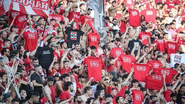 אוהדי הפועל ת"א חולצה משטרה