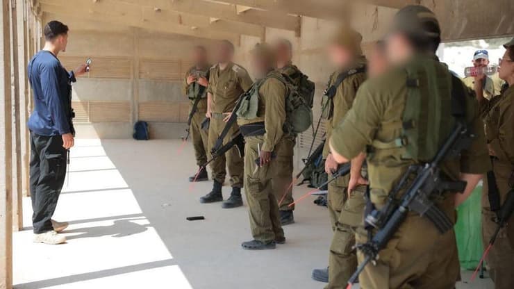 לוחמי מילואים באוגדת דוד יצטיידו  בנשקים שיישארו עמם באופן קבוע בביתם כחלק מהפקת לקחי השבעה באוקטובר 