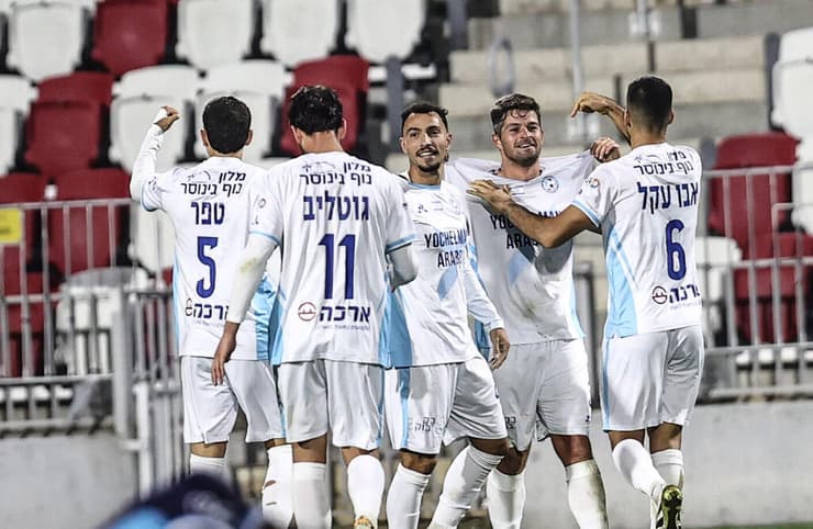 שחקני טבריה חוגגים