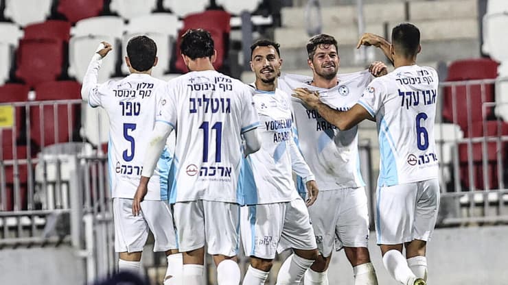 שחקני טבריה חוגגים