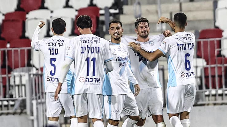 שחקני טבריה חוגגים