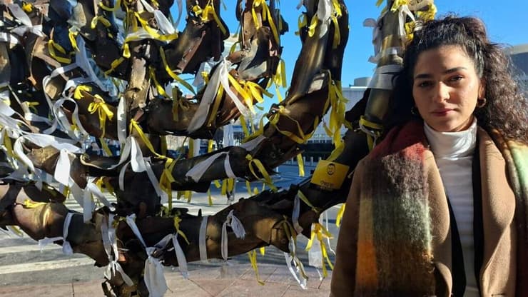 שירה גואילי, אחותו של החלל החטוף האחרון רן גואילי ז"ל בעזה, במסע לבד לארה״ב