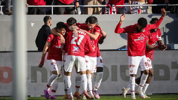 שחקני הפועל ת"א