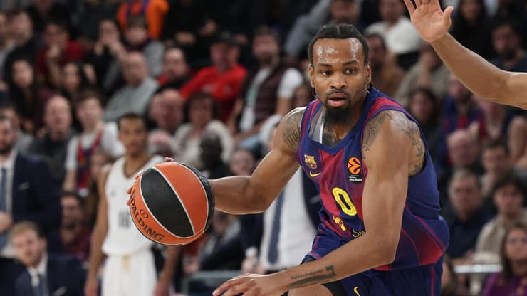 שחקן ברצלונה קווין פאנתר