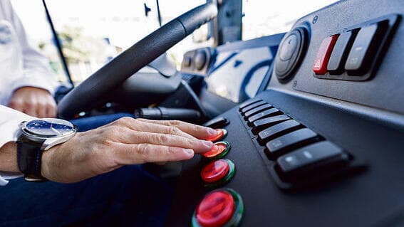 גורם בענף: "מתדרכים את הנהגים להוציא ימי מחלה, ולוקחים אותם לעבוד בשחור"