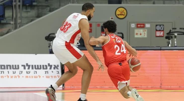 יואב ויטלם במאבק עם אייזיה מובלי