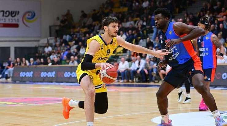 רומן סורקין בפעולה