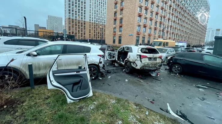 פיצוץ רכב ב מוסקבה רוסיה שבו נהרג גנרל בשם פניל סרבארוב