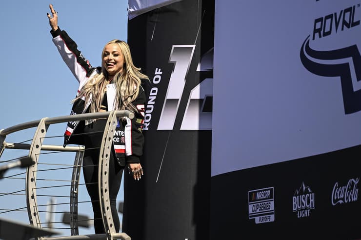 צבא של מעריצים. ליב מורגן (צילום: AP Photo/Matt Kelley) ליב מורגן