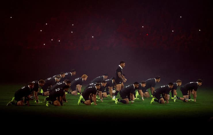 משחקי הסתיו הבינלאומיים ברוגבי, נבחרת ניו זילנד בקריאת קרב לקראת וויילס (צילום: Reuters/Andrew Couldridge ) משחקי הסתיו הבינלאומיים ברוגבי, נבחרת ניו זילנד בקריאת קרב לקראת וויילס