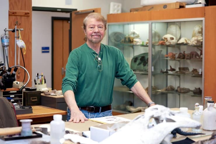 ד"ר דיוויד שווימר במעבדה שלו באוניברסיטת קולומבוס סטייט