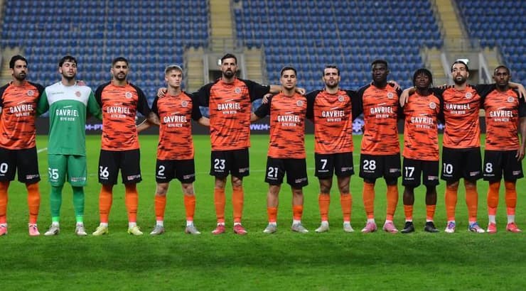 שחקני הפועל כפר שלם