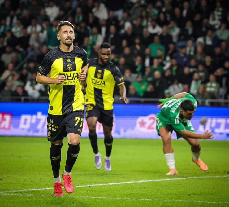 עומר אצילי חוגג