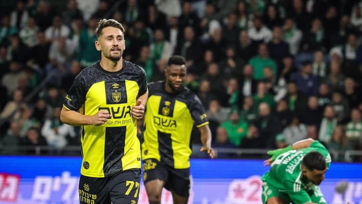 עומר אצילי חוגג