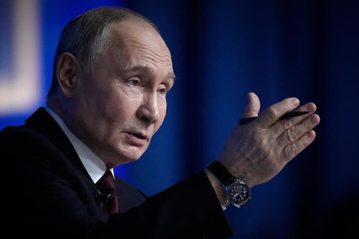 נשיא רוסיה ולדימיר פוטין במסיבת עיתונאים לסיכום שנה 19 בדצמבר