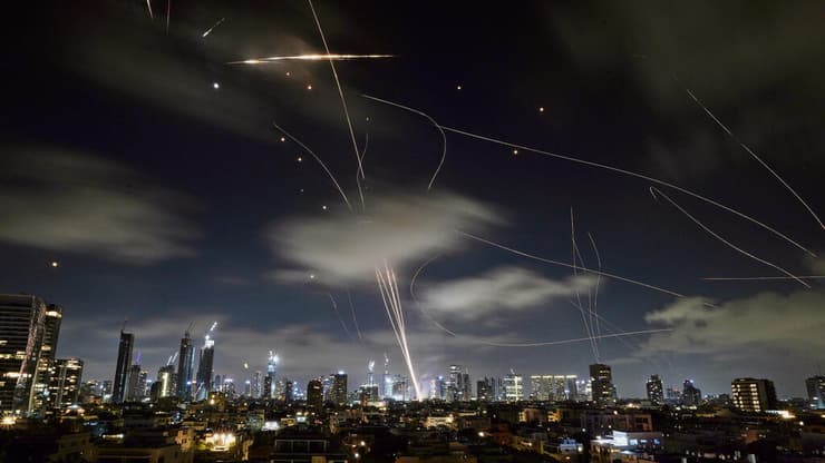 יירוטים בשמי תל אביב