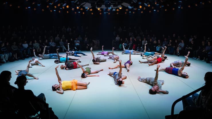 מתוך המופע ZŌ, של בת שבע