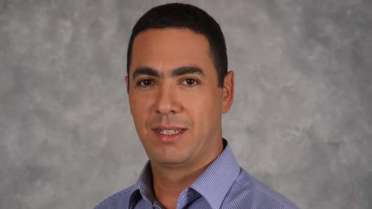 אלעד קומיסר 