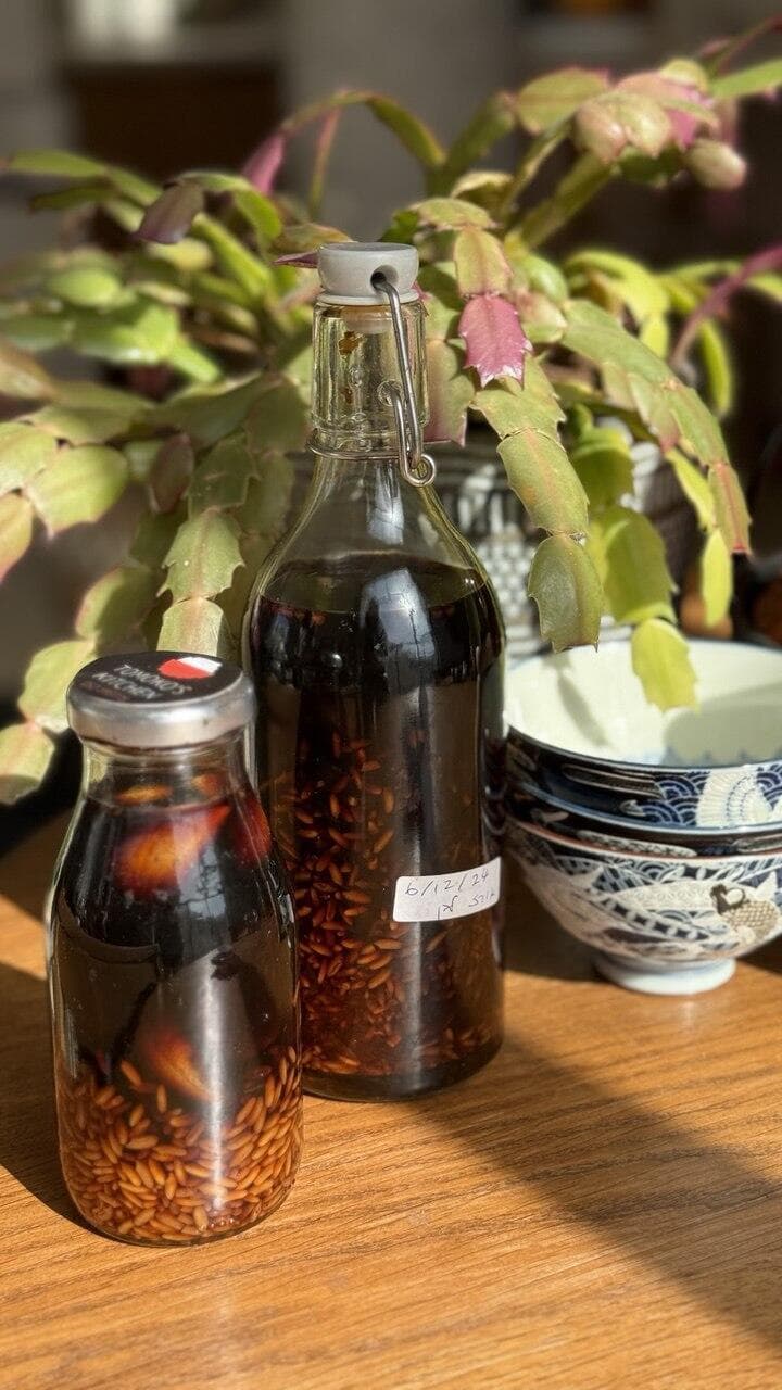 סויה מותסס עם קוג'י / שום