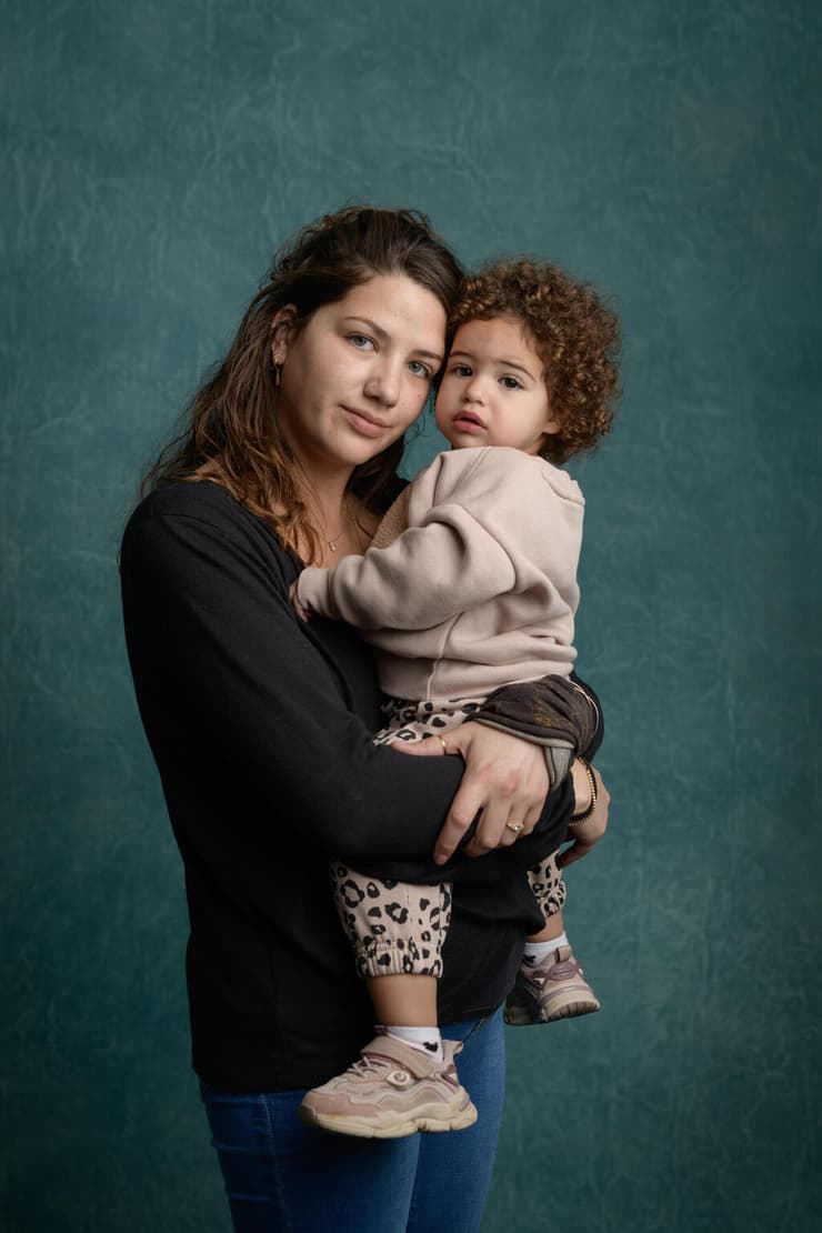 הגר דניאלס ואלה עוזרי