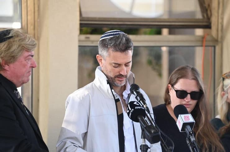 ישי מלר סופד לאביו, אבי מלר