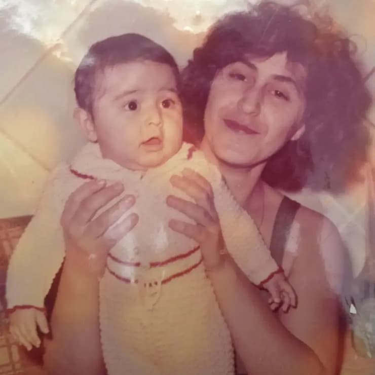 שירה מולייב ואמה סטלה אילזרוב שנפטרה