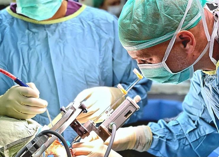 ד"ר ליאור אונגר