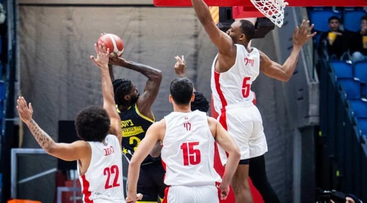 שאק ביוקנן בין שחקני הפועל ירושלים