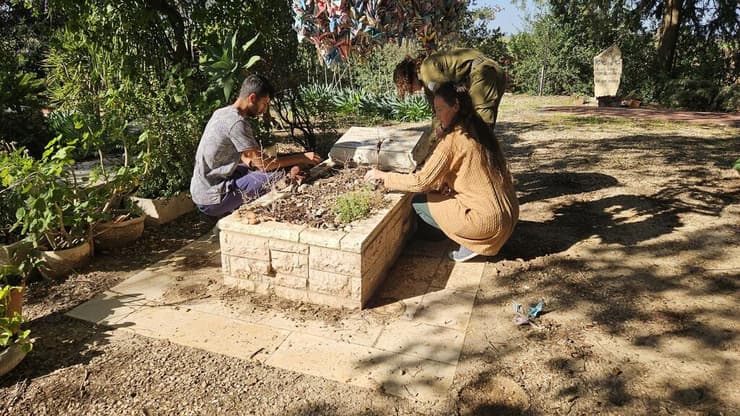 פירוק המצבה של גור קהתי