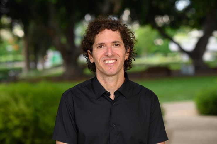 פרופ' אריאל אמיר