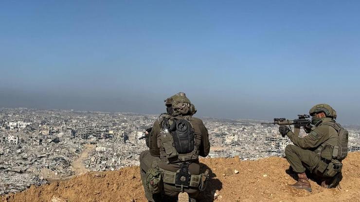 לוחמי צה"ל בצפון רצועת עזה (צילום: רוני גרין שאולוב) הכתב רוני גרין שאולוב בסיור בעזה עם מח"ט צפונית