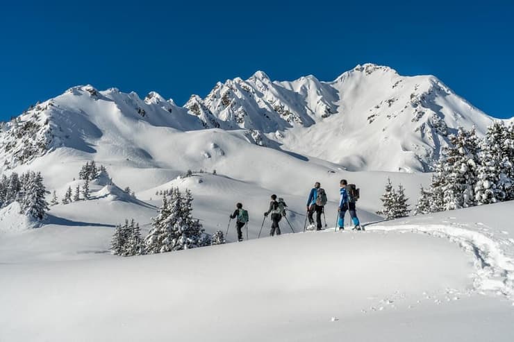 סן-קולומבן-דה-וילאר, השלג מחכה והקופות סגורות