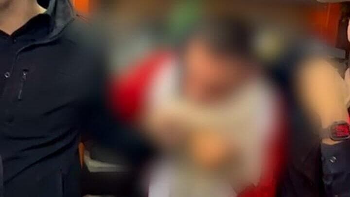 משטרת ישראל עצרה אדם בתחפושת סנטה קלאוס בחגיגות חג המולד בחיפה