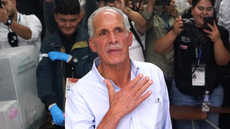 ה נשיא החדש של הונדורס נאסרי אספורה