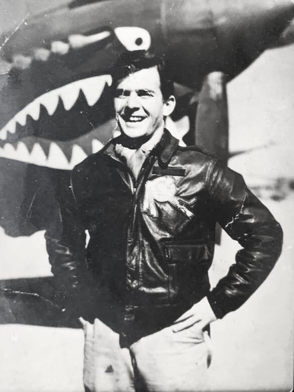 לוטננט ראשון מורטון שר