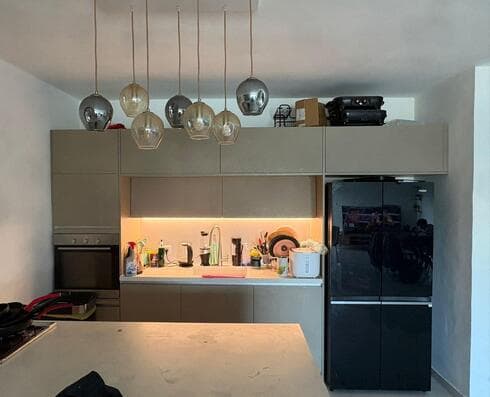 ״ביום שני המסעדה סגורה אז אנחנו יוצאים לאכול במסעדות בתל-אביב. אנחנו שנינו אוהבים לאכול. אני מקנאה שיש להם צוות והכל"