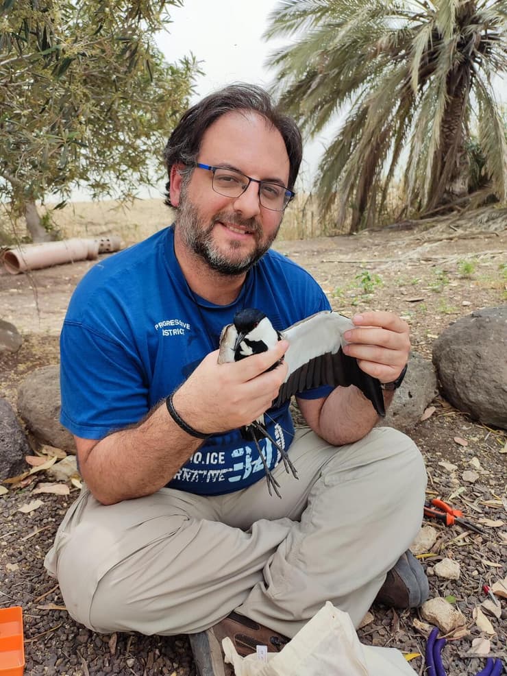 ד"ר  מיקי בר-זיו וחבר