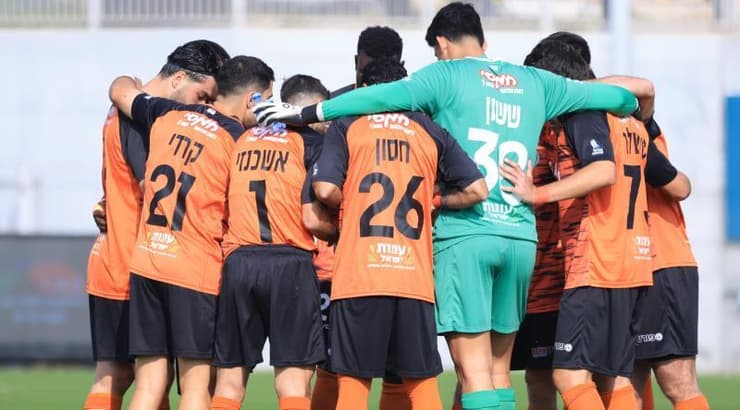 שחקני הפועל כפר שלם