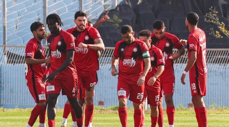 שחקני הפועל רמת גן חוגגים