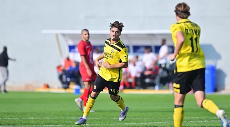 עוז בילו רץ לחגוג