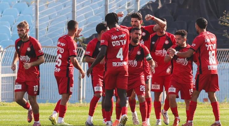 שחקני הפועל רמת גן מאושרים