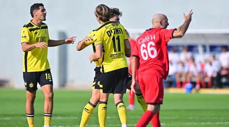 חיבוקים אצל מכבי נתניה