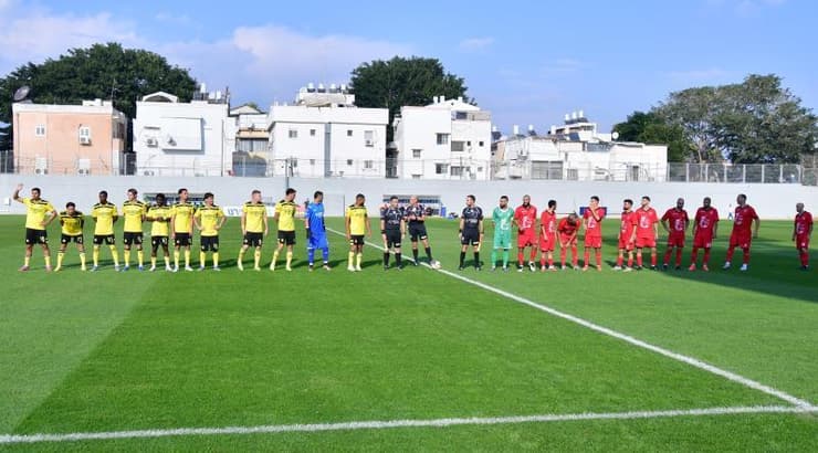 שחקני הקבוצות מוכנים